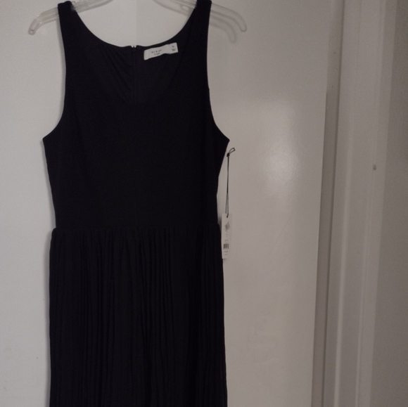 ALI & JAY Dresses & Skirts - ALI & JAY MIDI DRESS